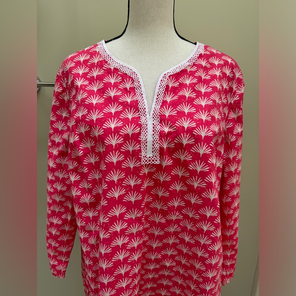 Talbots cotton v neck with nice detail, spring/summer, size Large